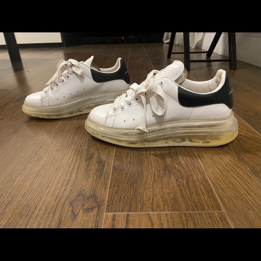 Alexander Mcqueen sneakers in great condition